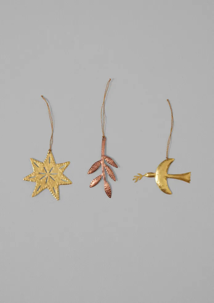 Hammered Metal Star Decoration