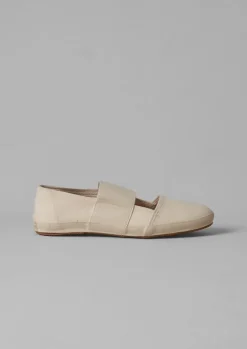Pras Canvas Pumps