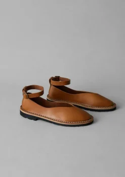 Steve Mono Artisanal Pumps
